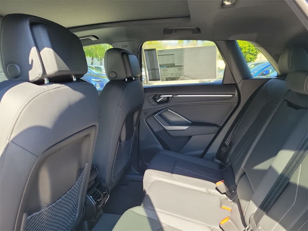 Thumbnail: 2025 Audi Q3 - 12