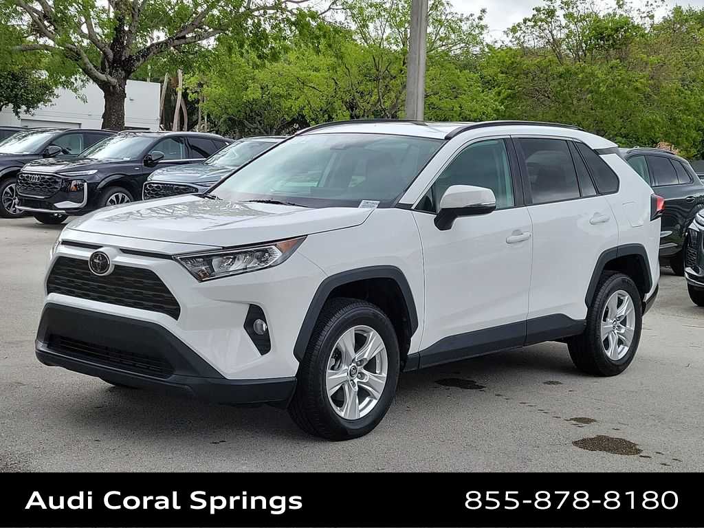 Thumbnail: 2021 Toyota RAV4 - 4