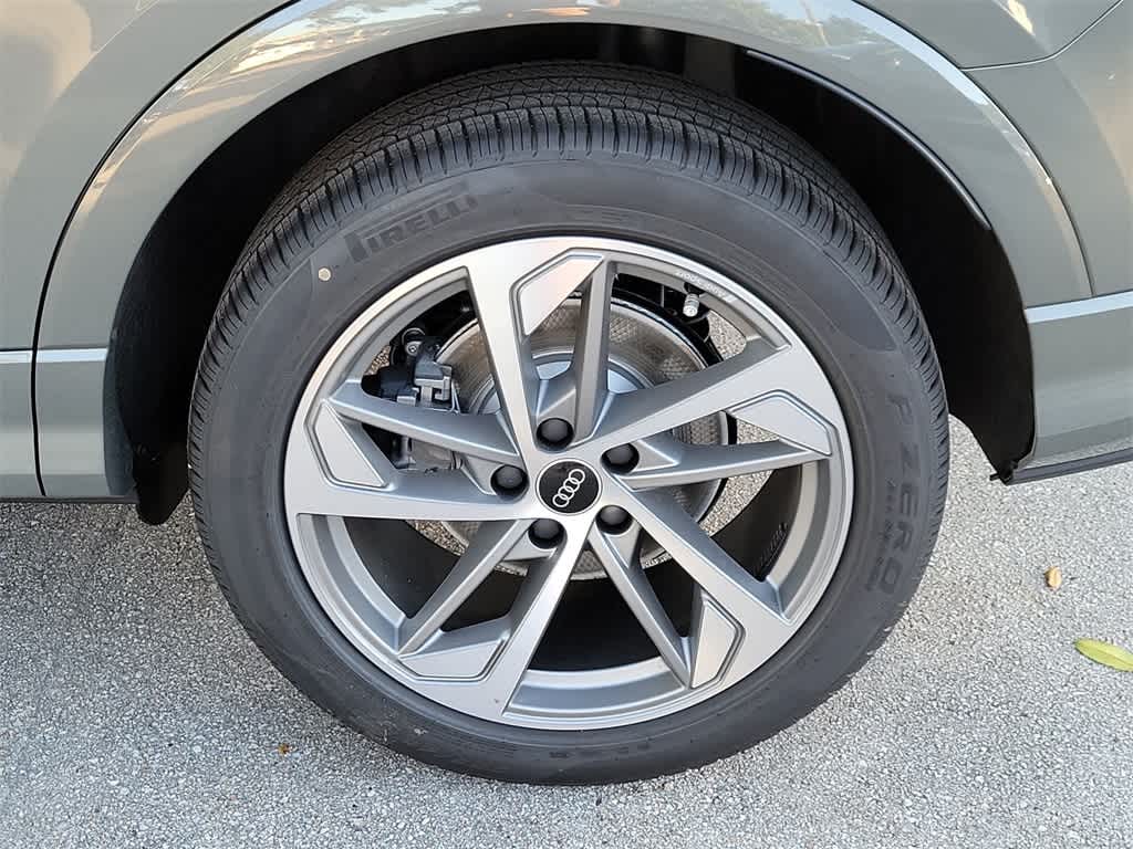 Thumbnail: 2025 Audi Q3 - 16