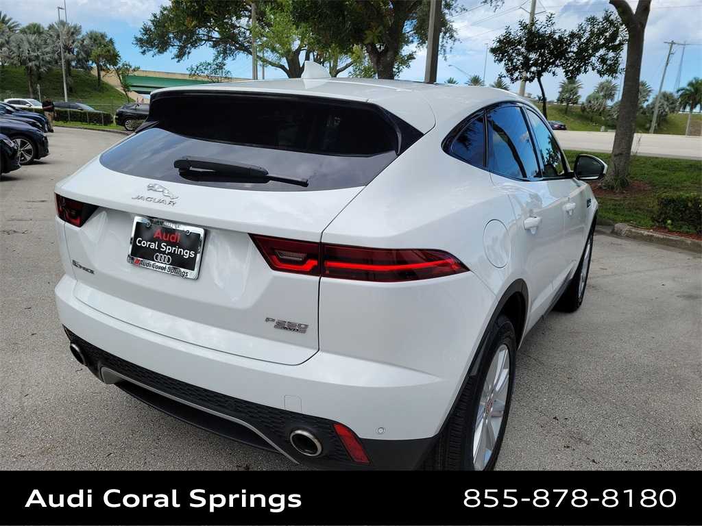 Thumbnail: 2018 Jaguar E-Pace - 4