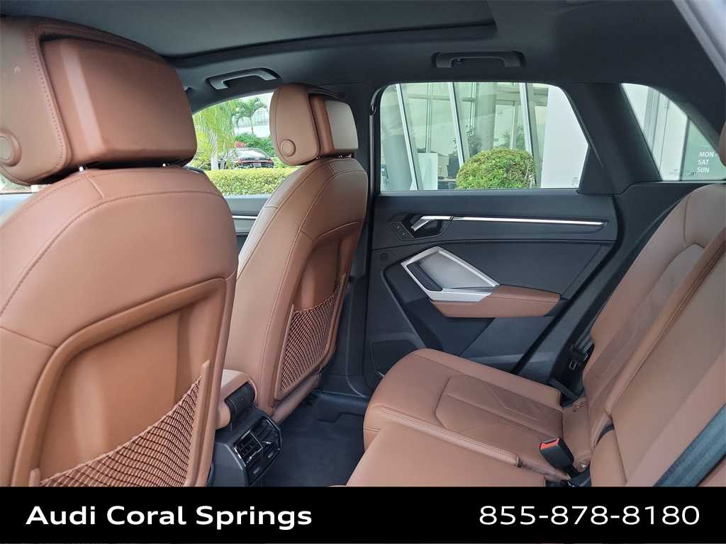 Thumbnail: 2025 Audi Q3 - 12