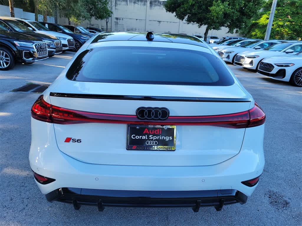 Thumbnail: 2025 Audi e-tron S - 13