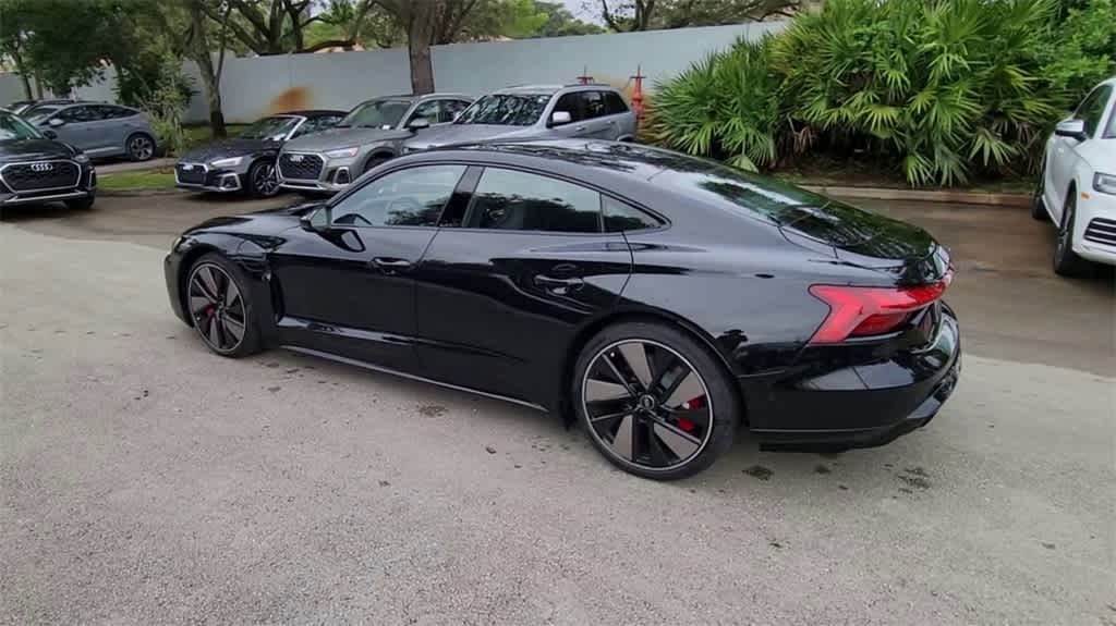 Thumbnail: 2025 Audi e-tron GT - 6