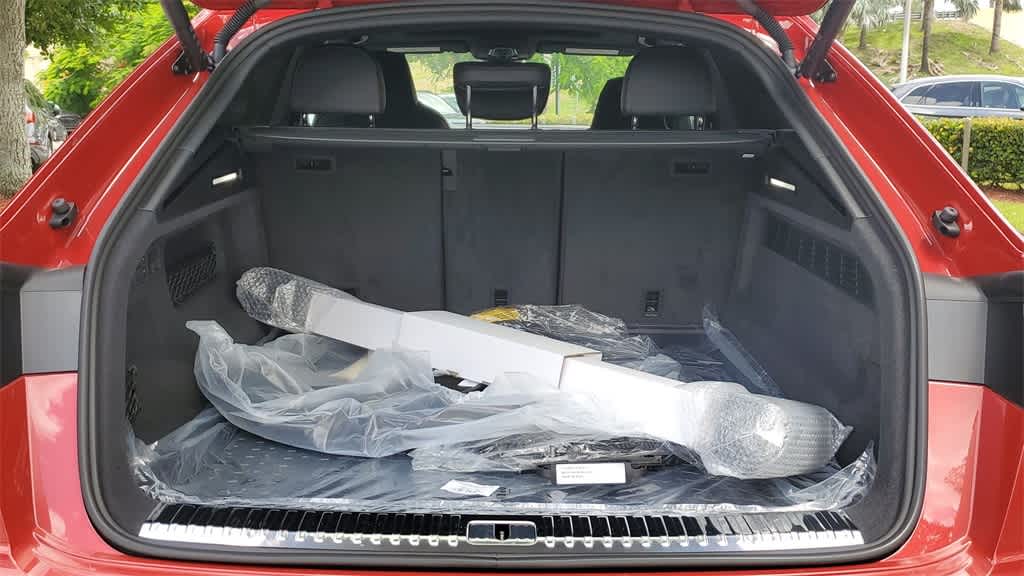 Thumbnail: 2025 Audi RS Q8 - 27