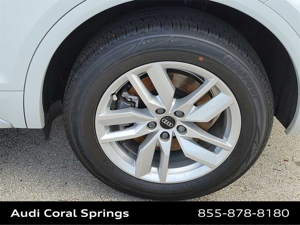 Thumbnail: 2022 Audi Q5 - 8