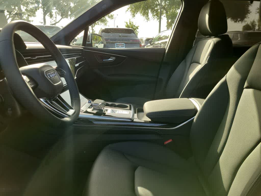 Thumbnail: 2026 Audi Q7 - 11