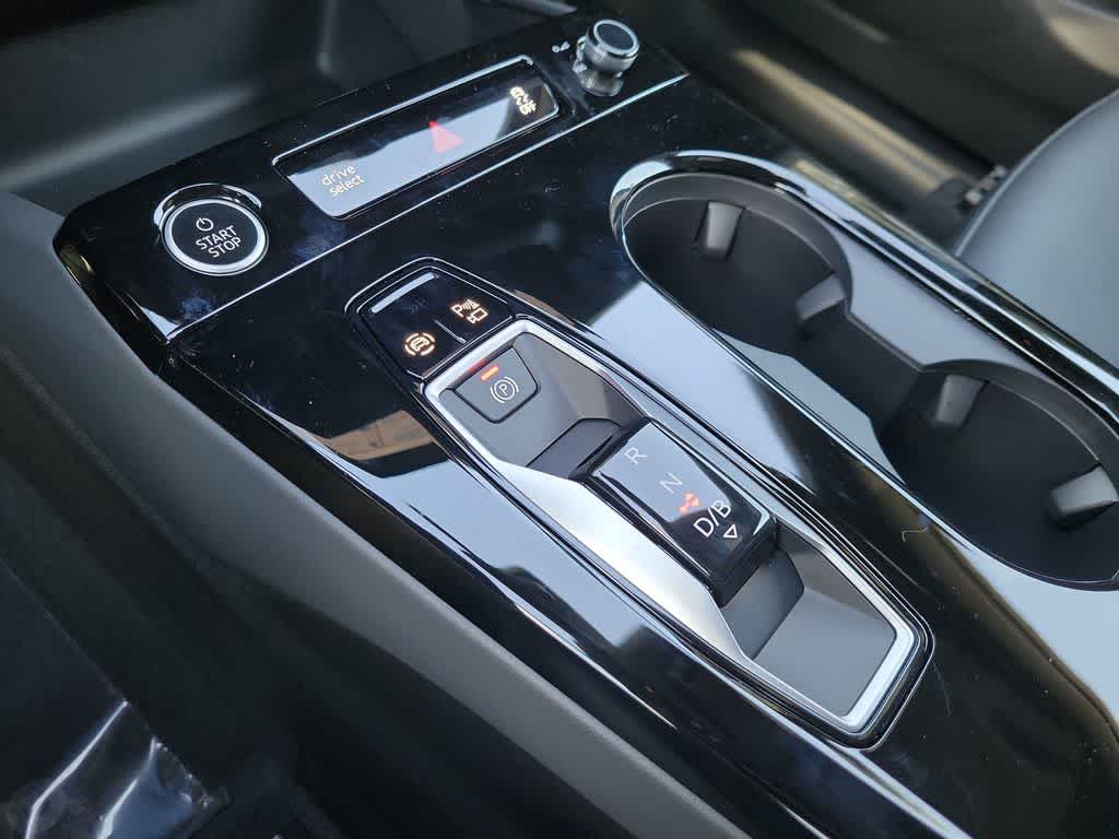 Thumbnail: 2027 Audi Q6 e-tron - 25