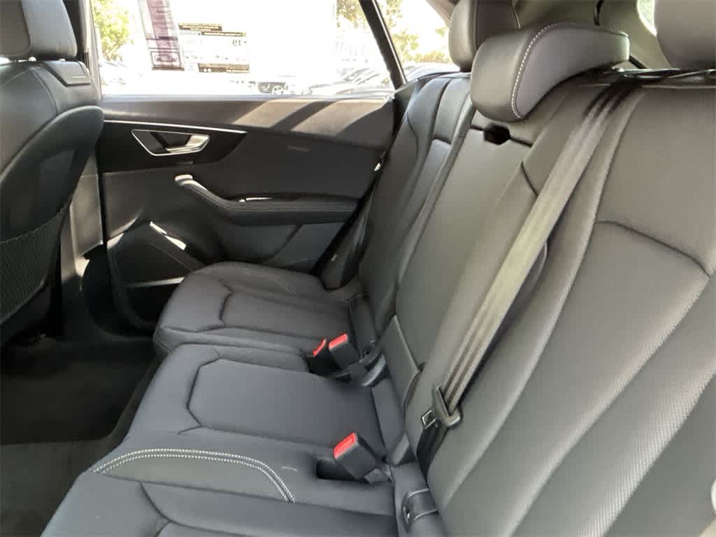 Thumbnail: 2025 Audi Q8 - 27