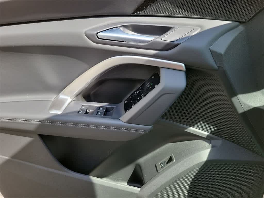 Thumbnail: 2025 Audi Q5 - 27