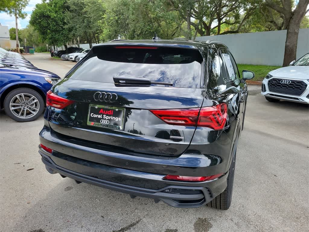 Thumbnail: 2025 Audi Q3 - 4