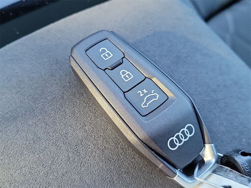 Thumbnail: 2025 Audi e-tron S - 28