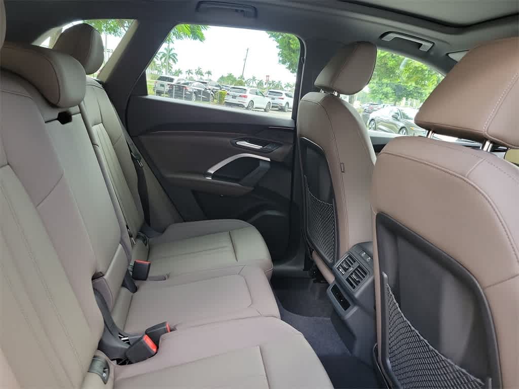 Thumbnail: 2025 Audi Q5 - 13