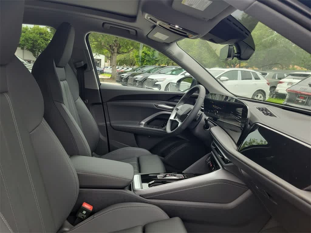 Thumbnail: 2025 Audi Q5 - 14