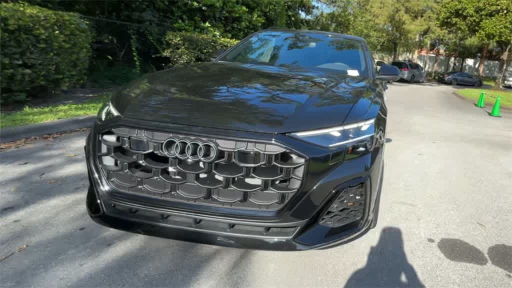 Thumbnail: 2025 Audi Q8 - 3