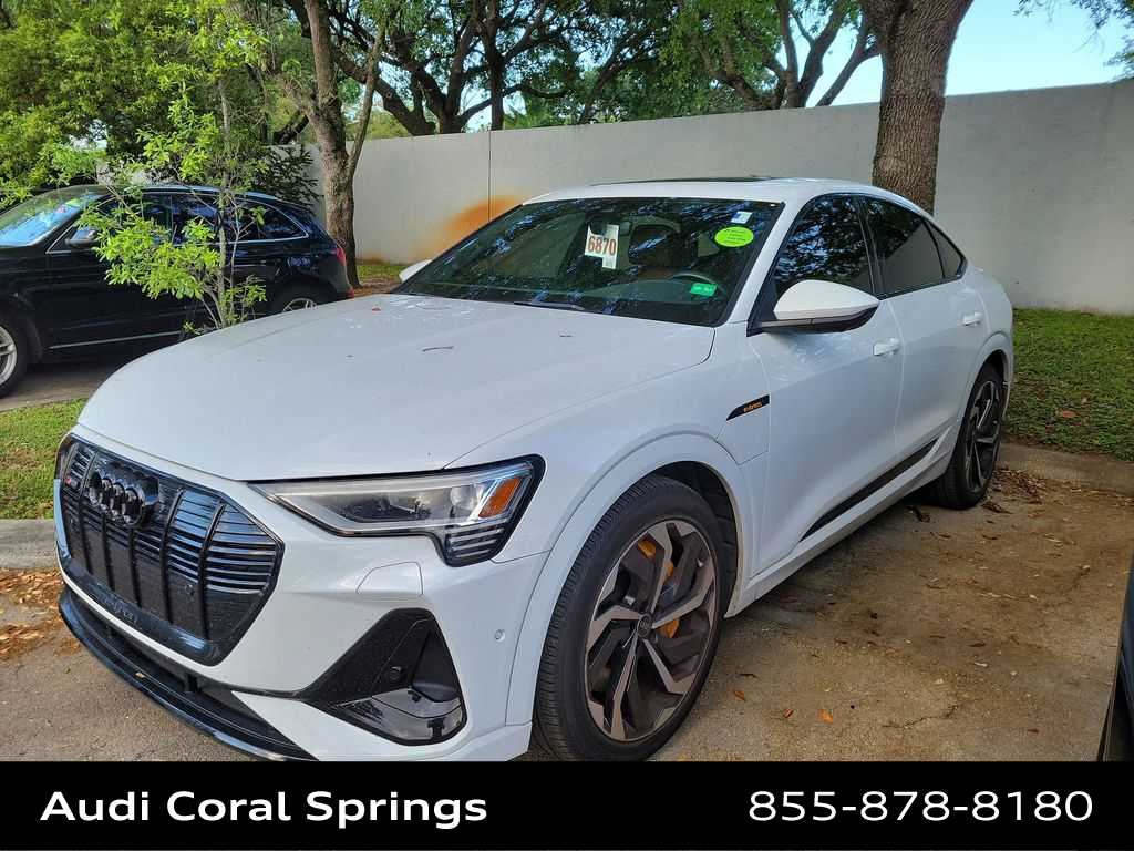 Thumbnail: 2023 Audi e-tron S - 5