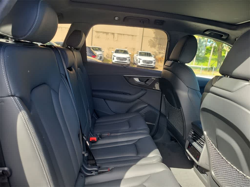 Thumbnail: 2026 Audi Q7 - 13