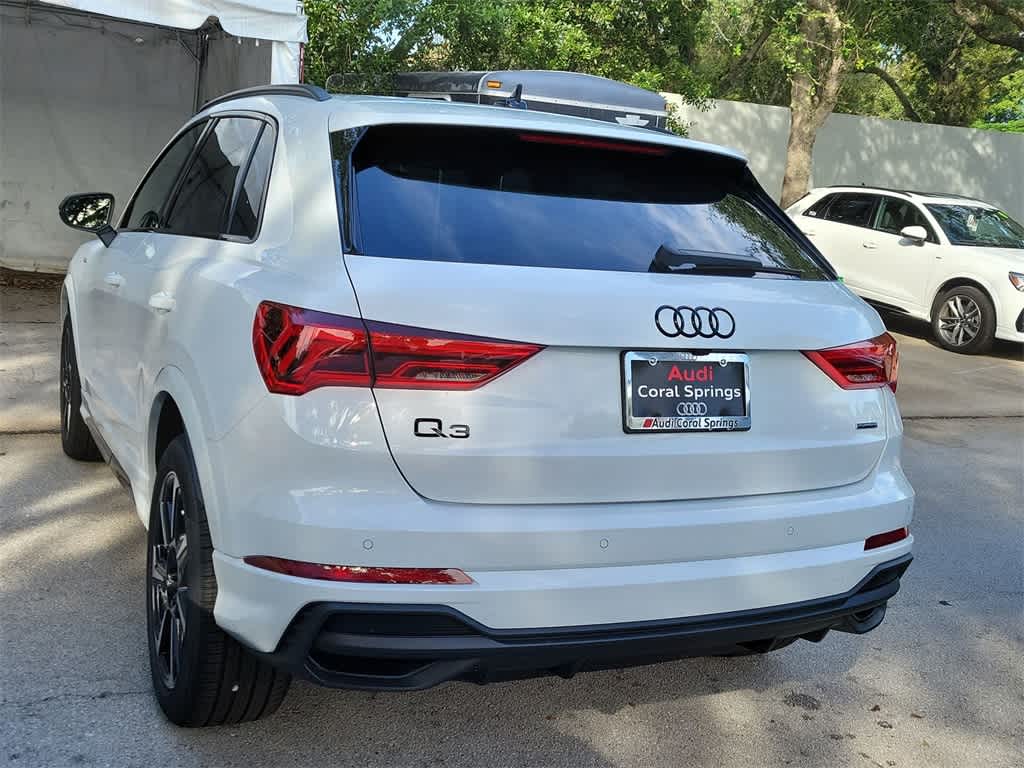 Thumbnail: 2025 Audi Q3 - 4