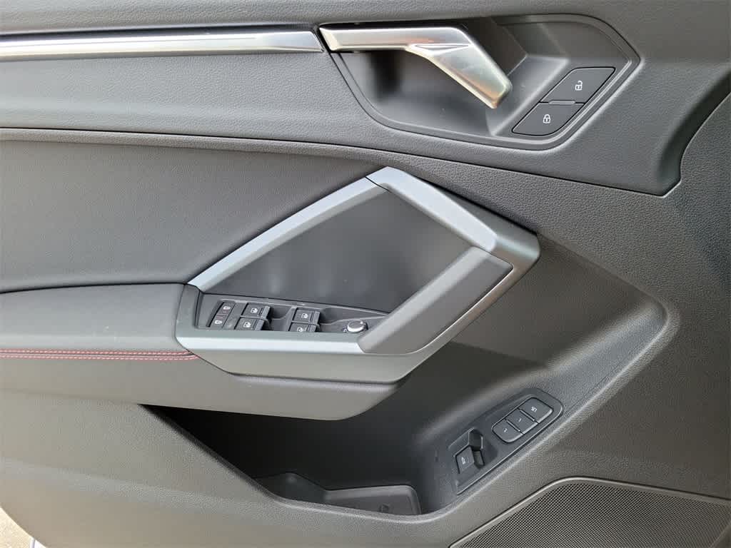 Thumbnail: 2025 Audi Q3 - 27