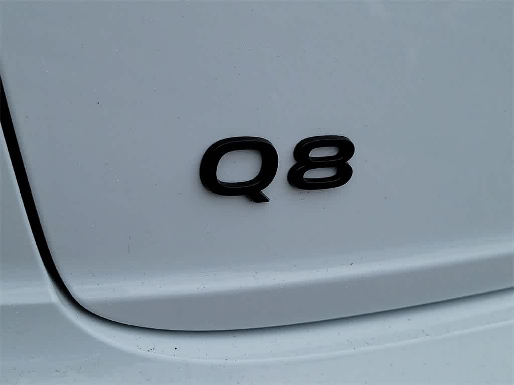 Thumbnail: 2026 Audi Q8 - 7