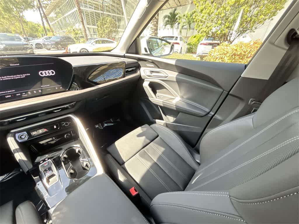 Thumbnail: 2025 Audi Q5 - 11