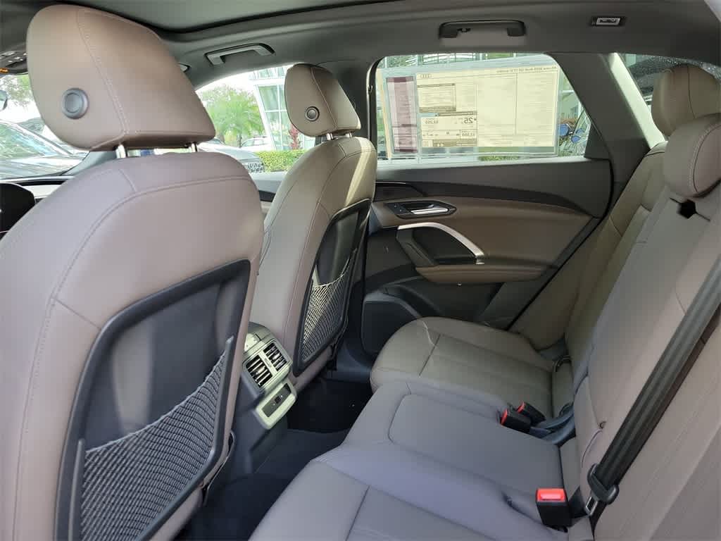 Thumbnail: 2025 Audi Q5 - 12