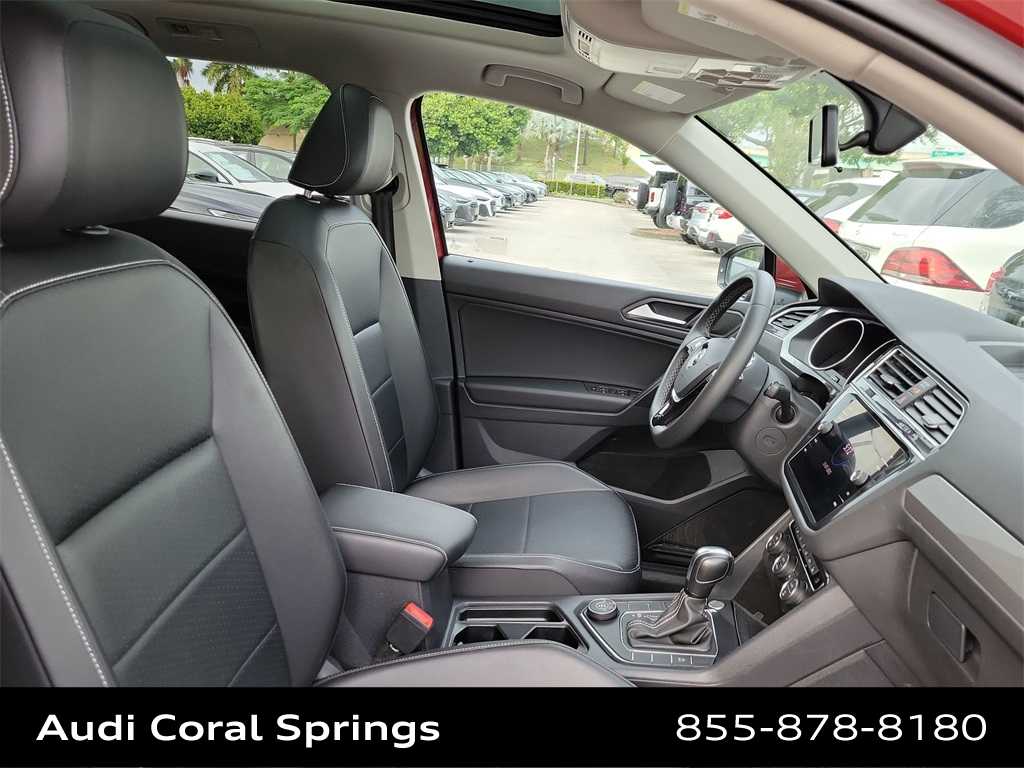 Thumbnail: 2021 Volkswagen Tiguan - 14