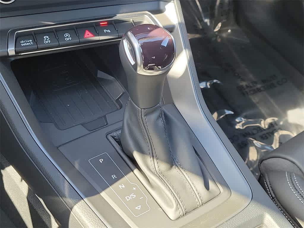 Thumbnail: 2025 Audi Q3 - 17