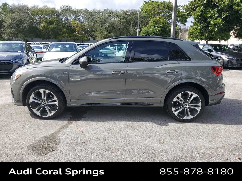 Thumbnail: 2022 Audi Q3 - 11