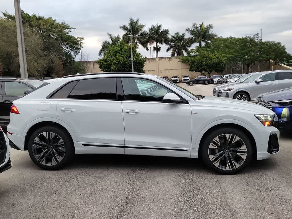 Thumbnail: 2026 Audi Q8 - 9