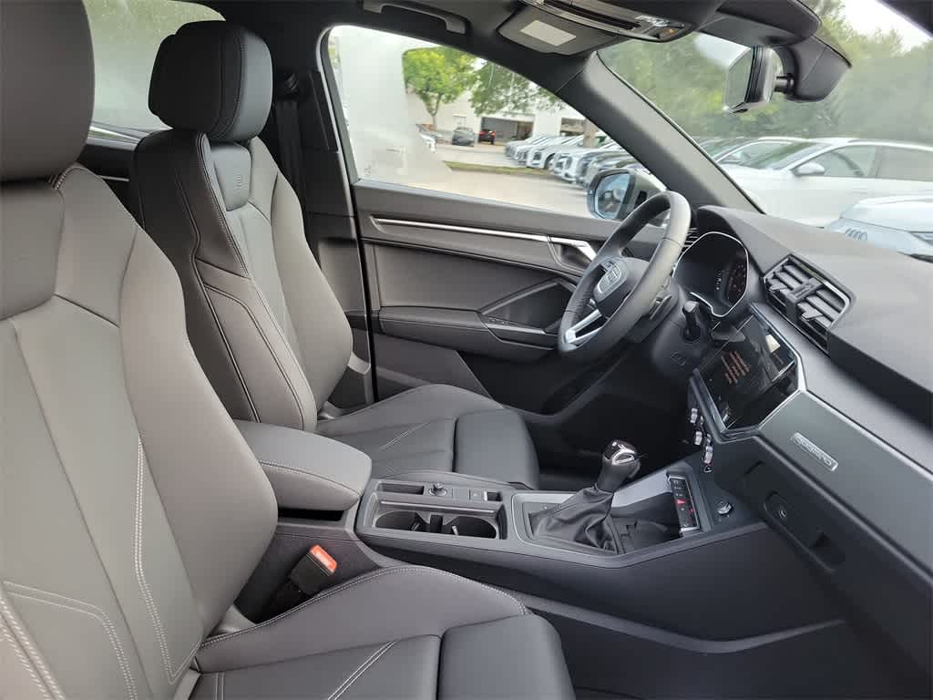 Thumbnail: 2025 Audi Q3 - 14