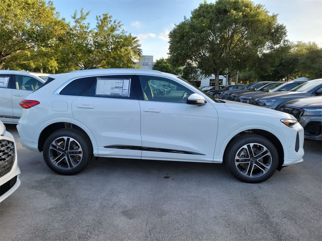 Thumbnail: 2025 Audi Q5 - 9