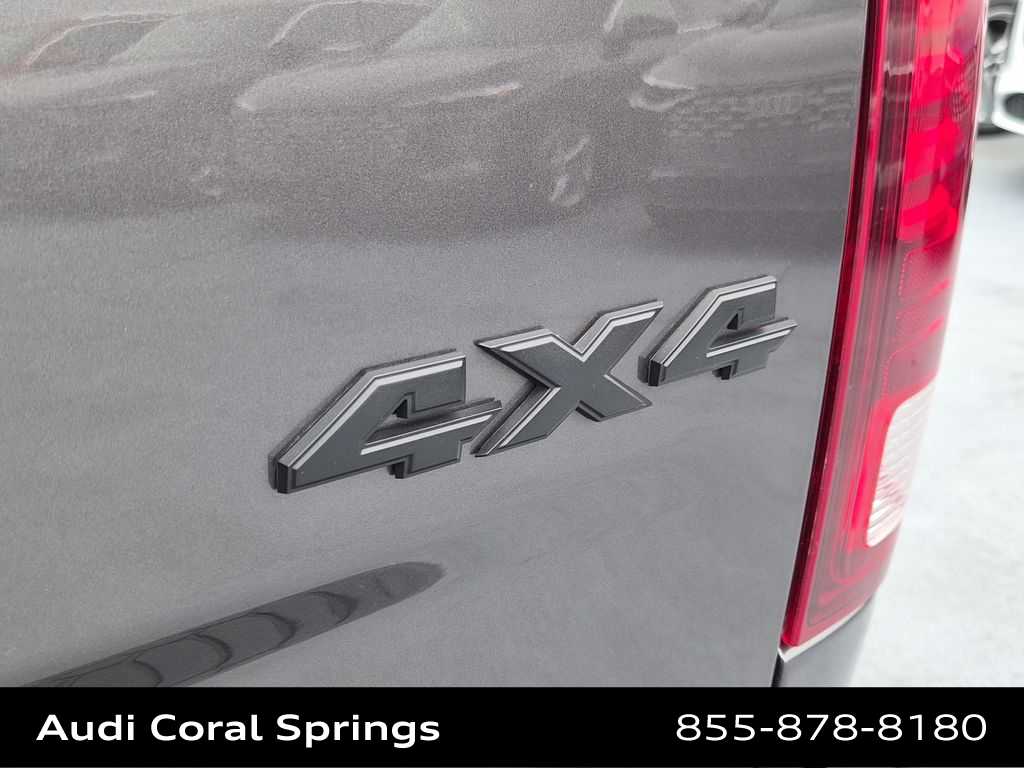 Thumbnail: 2021 RAM 1500 Classic - 9