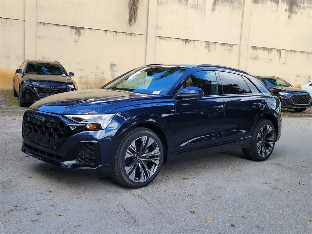 Thumbnail: 2026 Audi Q8 - 4