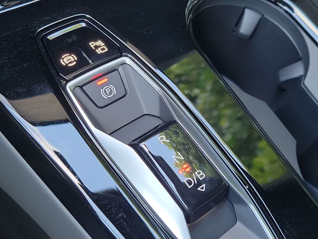 Thumbnail: 2027 Audi Q6 e-tron - 25