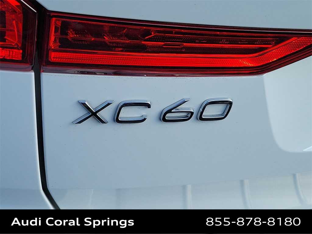 Thumbnail: 2022 Volvo XC60 - 15