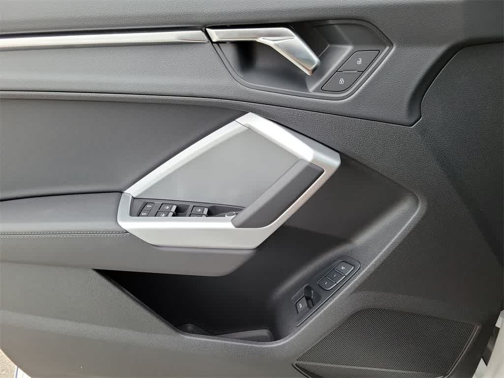 Thumbnail: 2025 Audi Q3 - 19