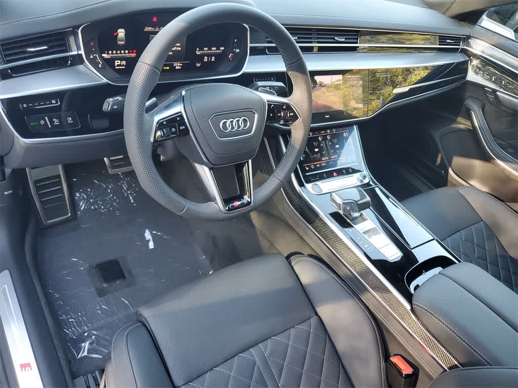 Thumbnail: 2025 Audi S8 - 10