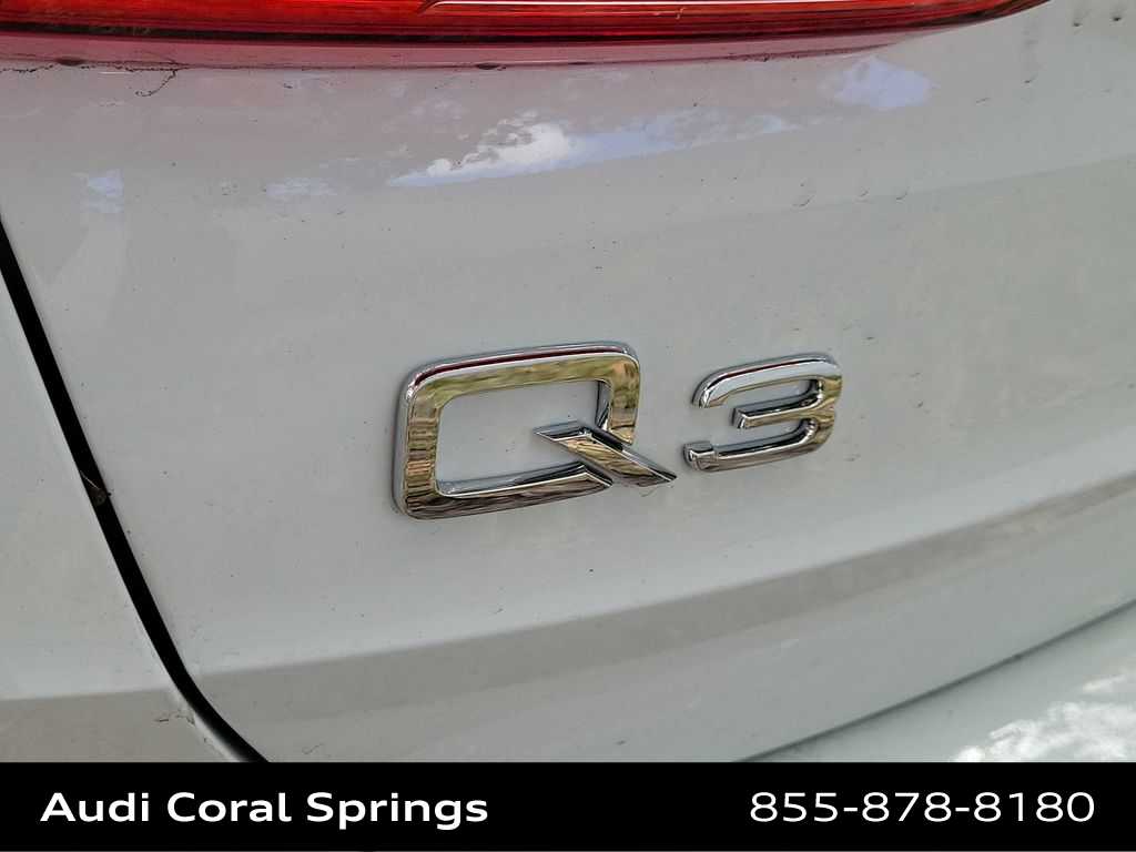 Thumbnail: 2025 Audi Q3 - 21