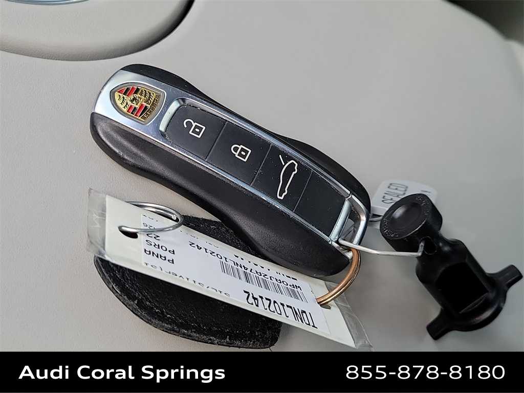 Thumbnail: 2022 Porsche Panamera - 28