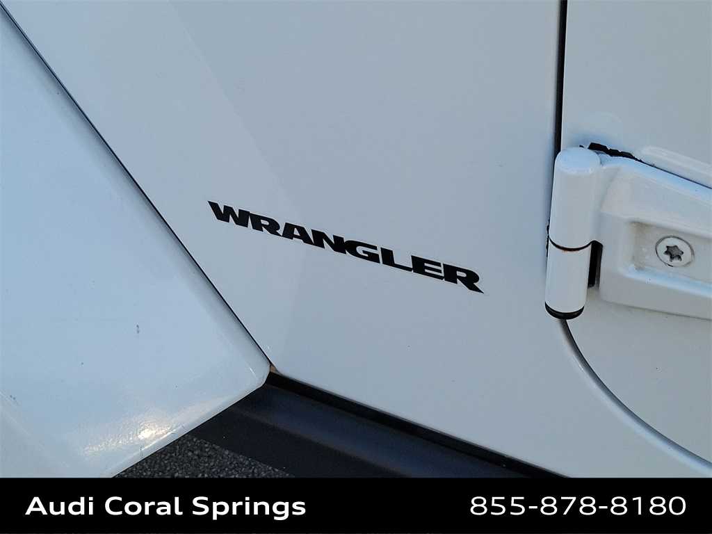 Thumbnail: 2015 Jeep Wrangler - 15