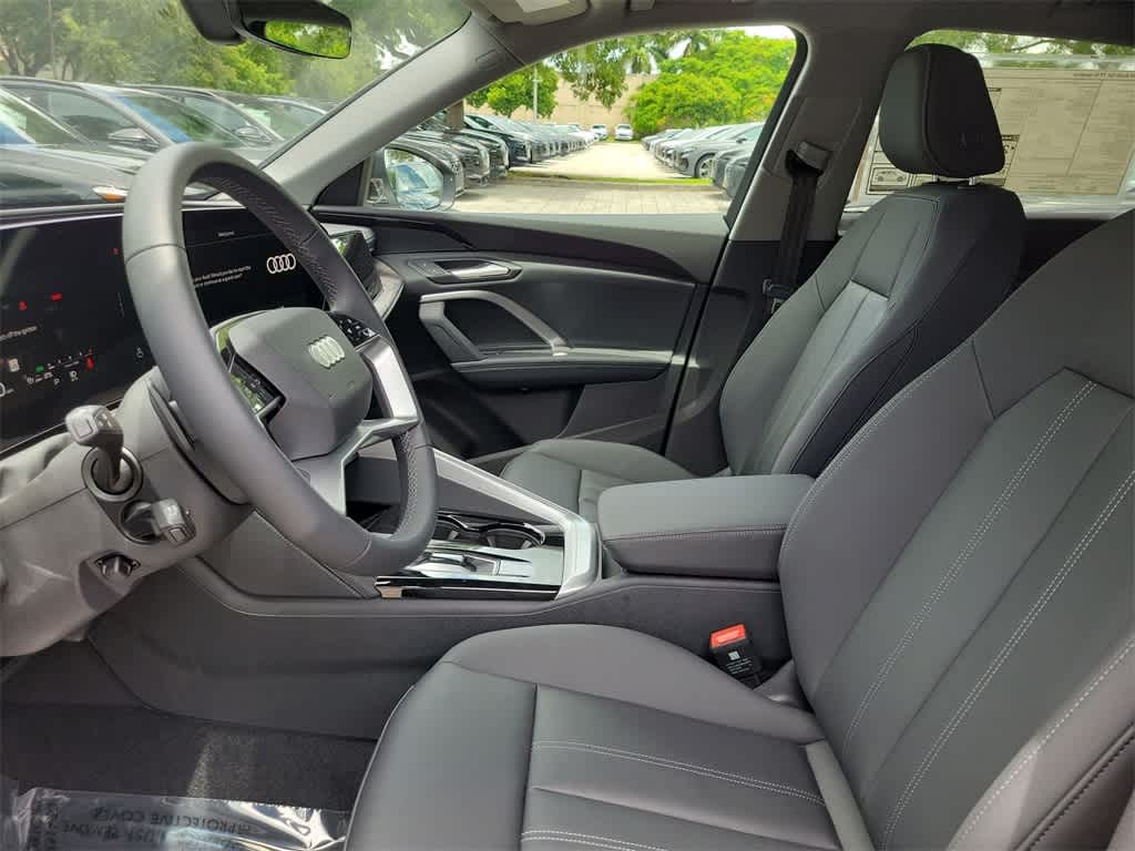 Thumbnail: 2025 Audi Q5 - 11