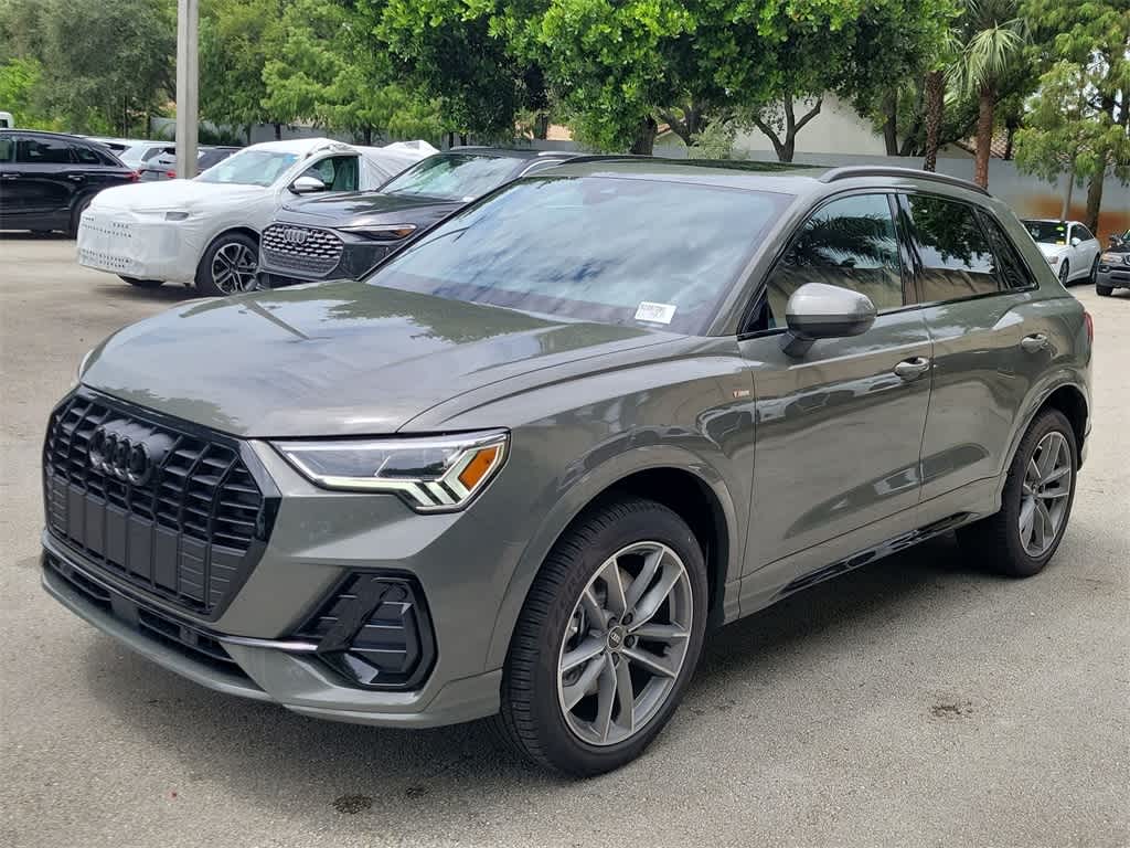 Thumbnail: 2025 Audi Q3 - 4