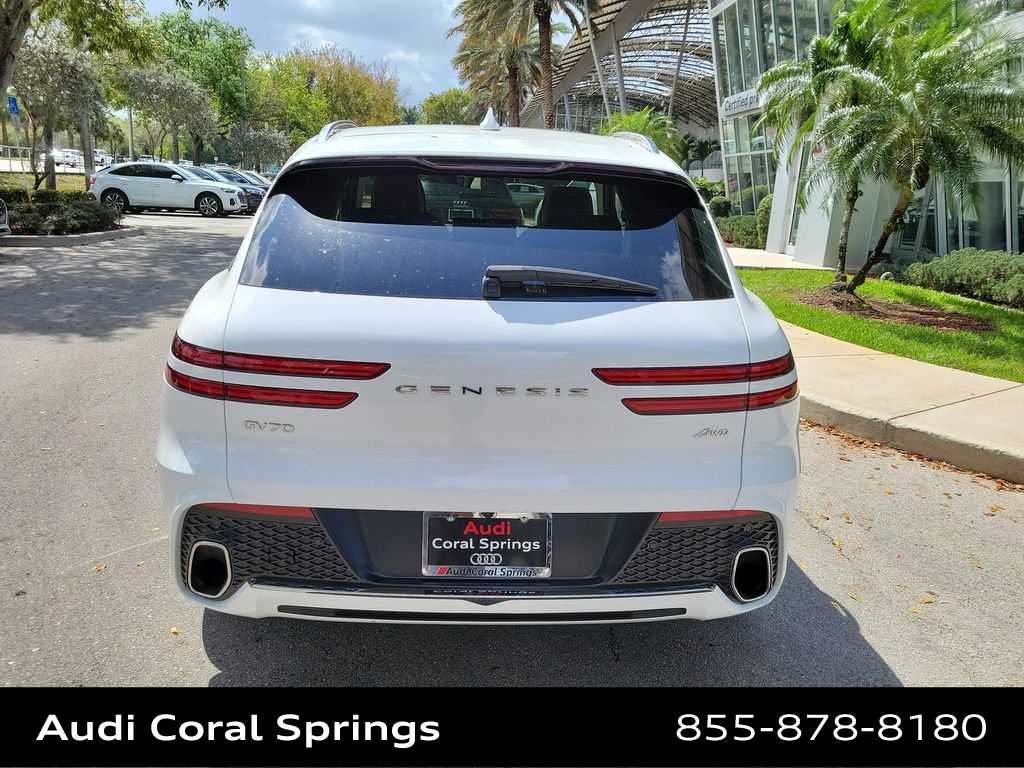 Thumbnail: 2022 Genesis GV70 - 7