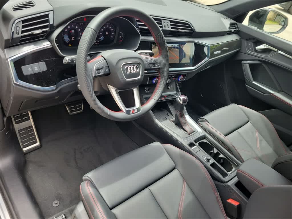 Thumbnail: 2025 Audi Q3 - 10