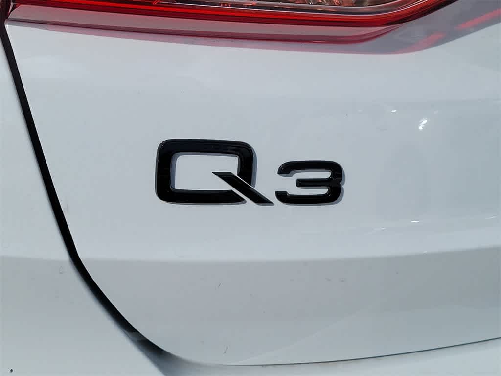 Thumbnail: 2025 Audi Q3 - 15