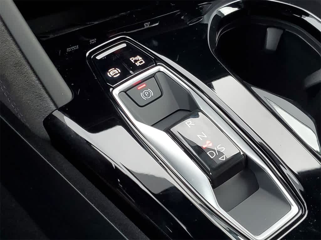 Thumbnail: 2025 Audi SQ5 - 25