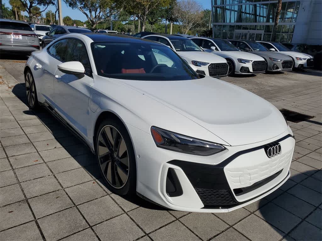Thumbnail: 2025 Audi e-tron GT - 2