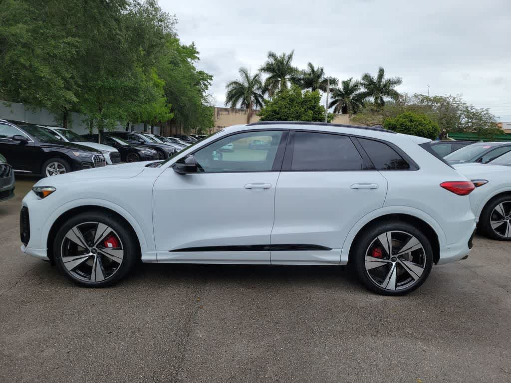 Thumbnail: 2026 Audi SQ5 - 11