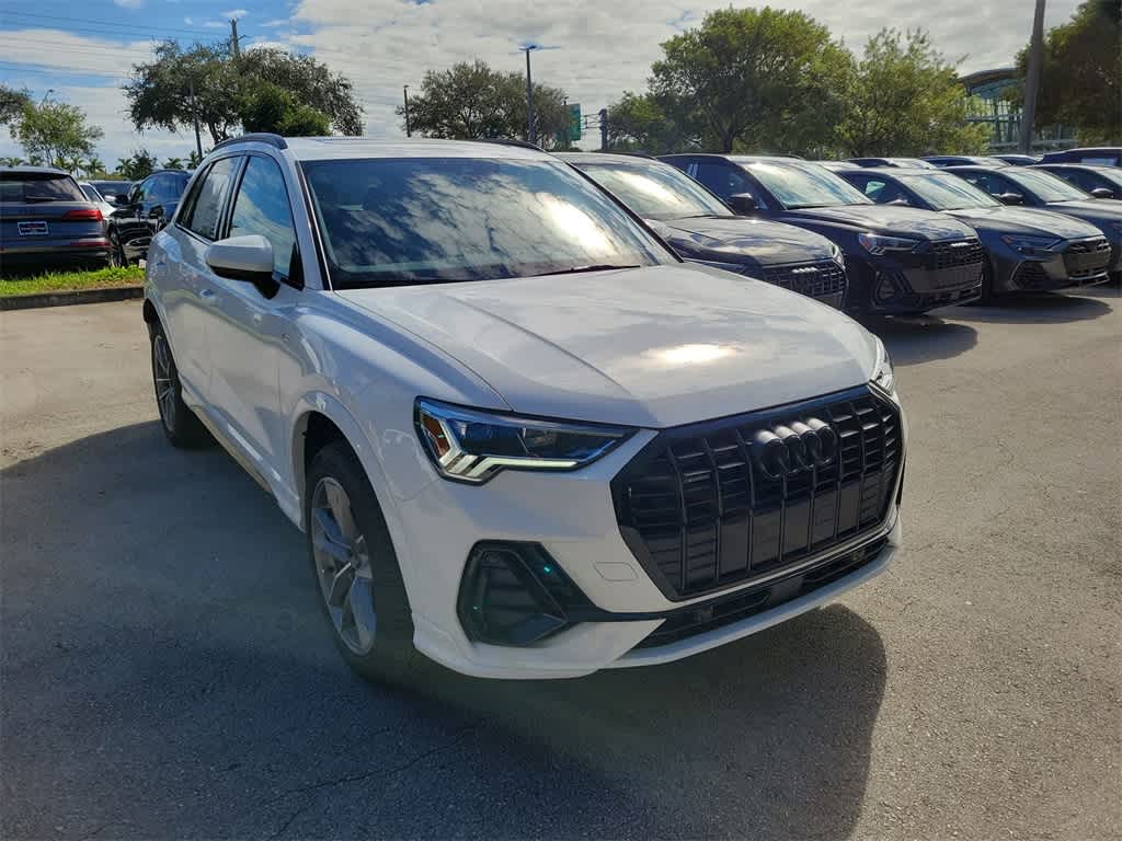 Thumbnail: 2025 Audi Q3 - 2