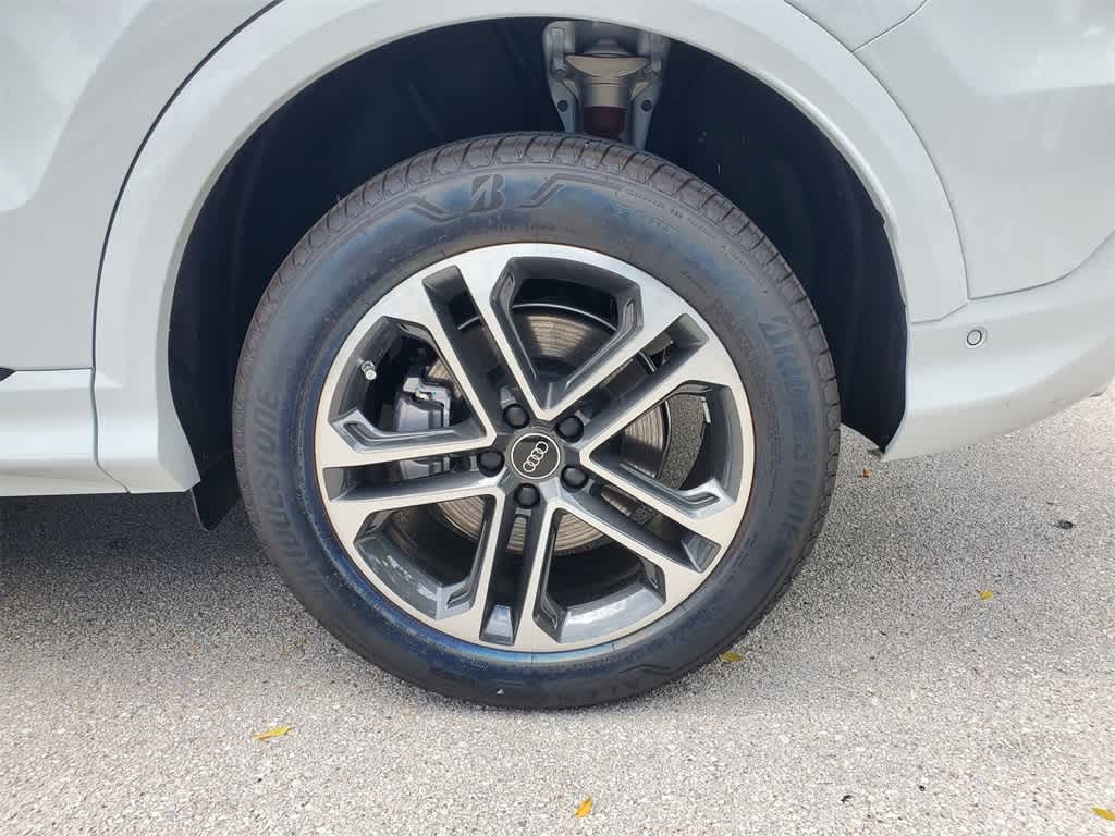 Thumbnail: 2025 Audi Q5 - 16